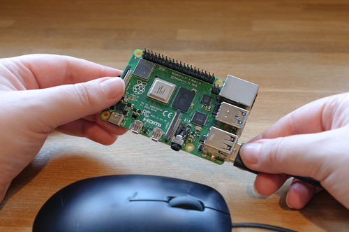 A USB mouse cable